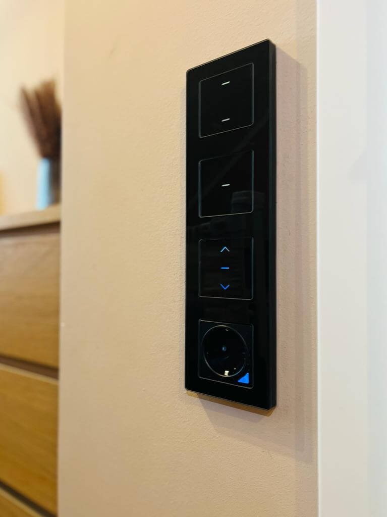 SIRO Smart 2-channel light switch Venus black